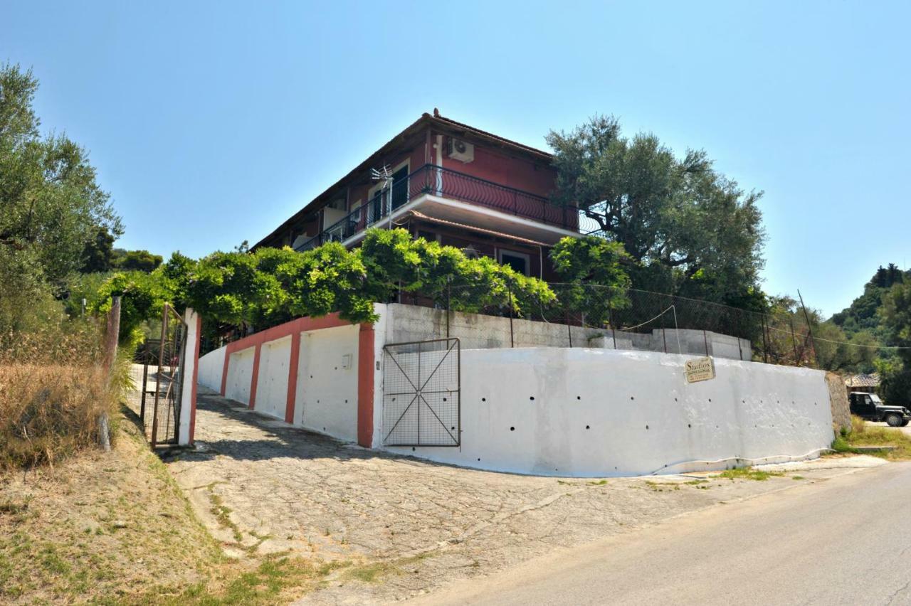 Studios Dimitris Giatras Zakynthos Town Exterior photo
