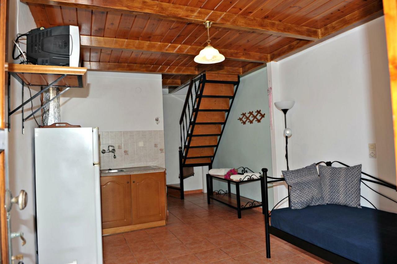 Studios Dimitris Giatras Zakynthos Town Exterior photo